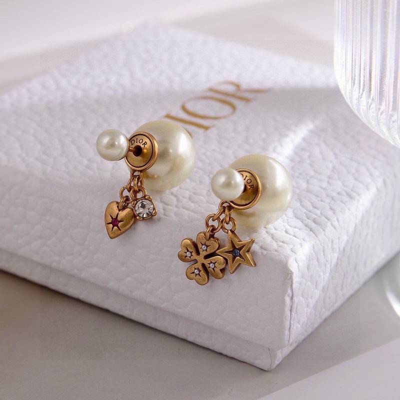 chr1st1an D10r earrings